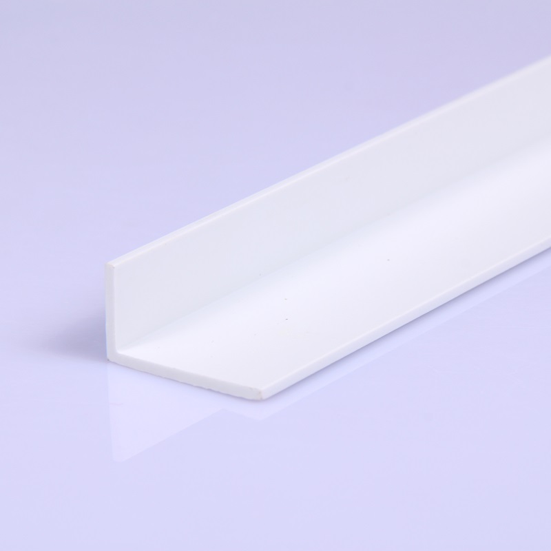 Kundenspezifisches L-förmiges Schutzprofil aus PVC-Kunststoff mit hoher Qualität und niedrigem Preis
